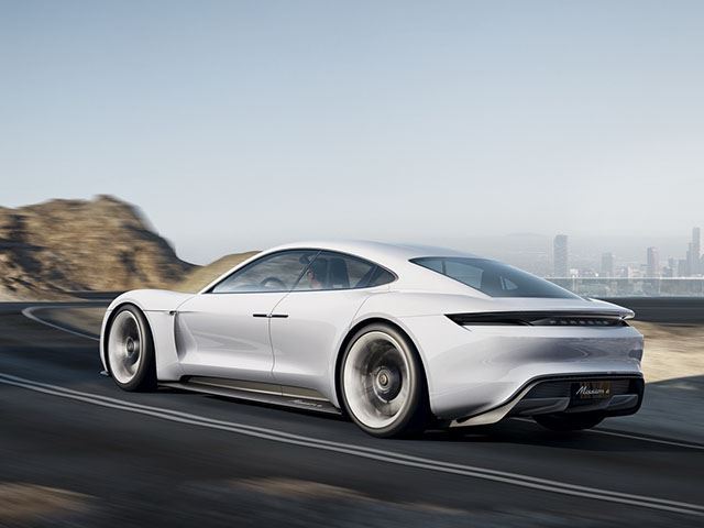 Porsche не остановится на Mission E